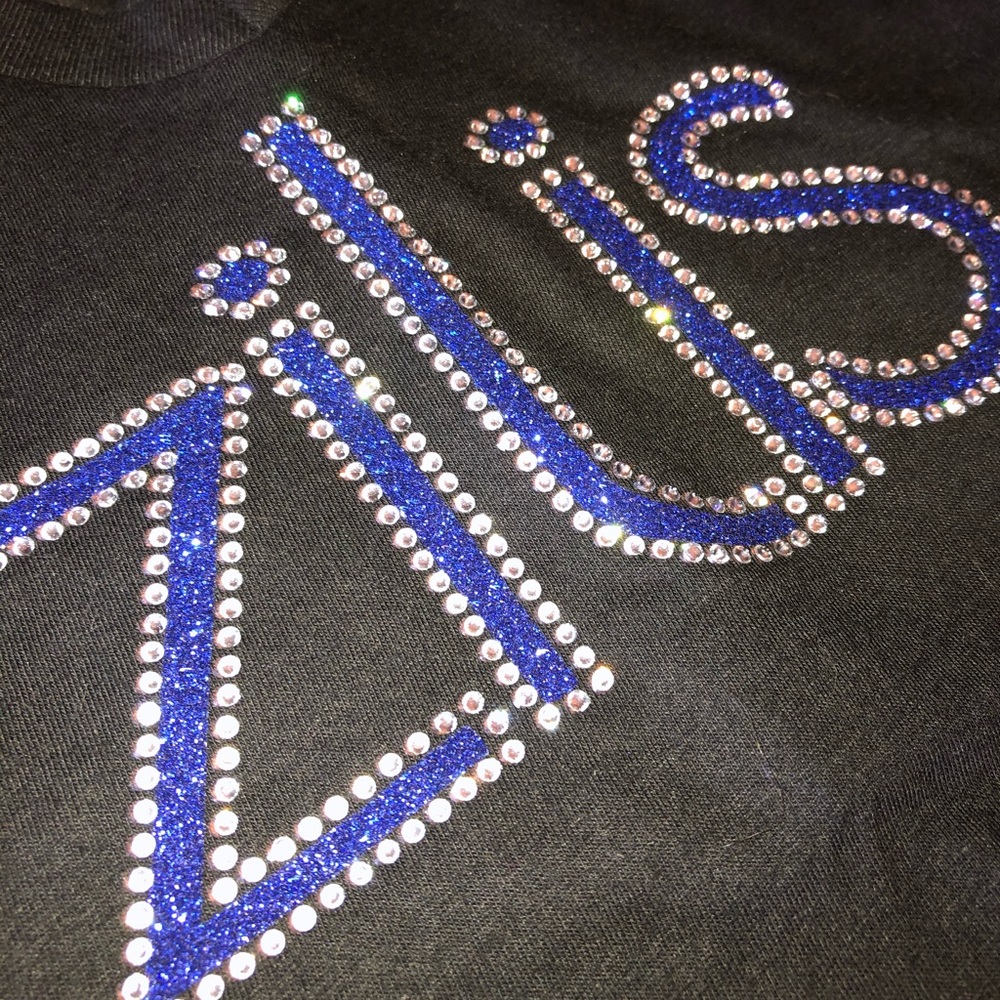ZILIS Black T-Shirt w/Amazing Bling detail! Sz L